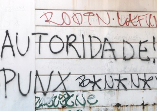 Muros de Brasília - photo by Mamcasz