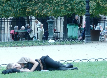 Mulher em Paris 1 - photo by Mamcasz
