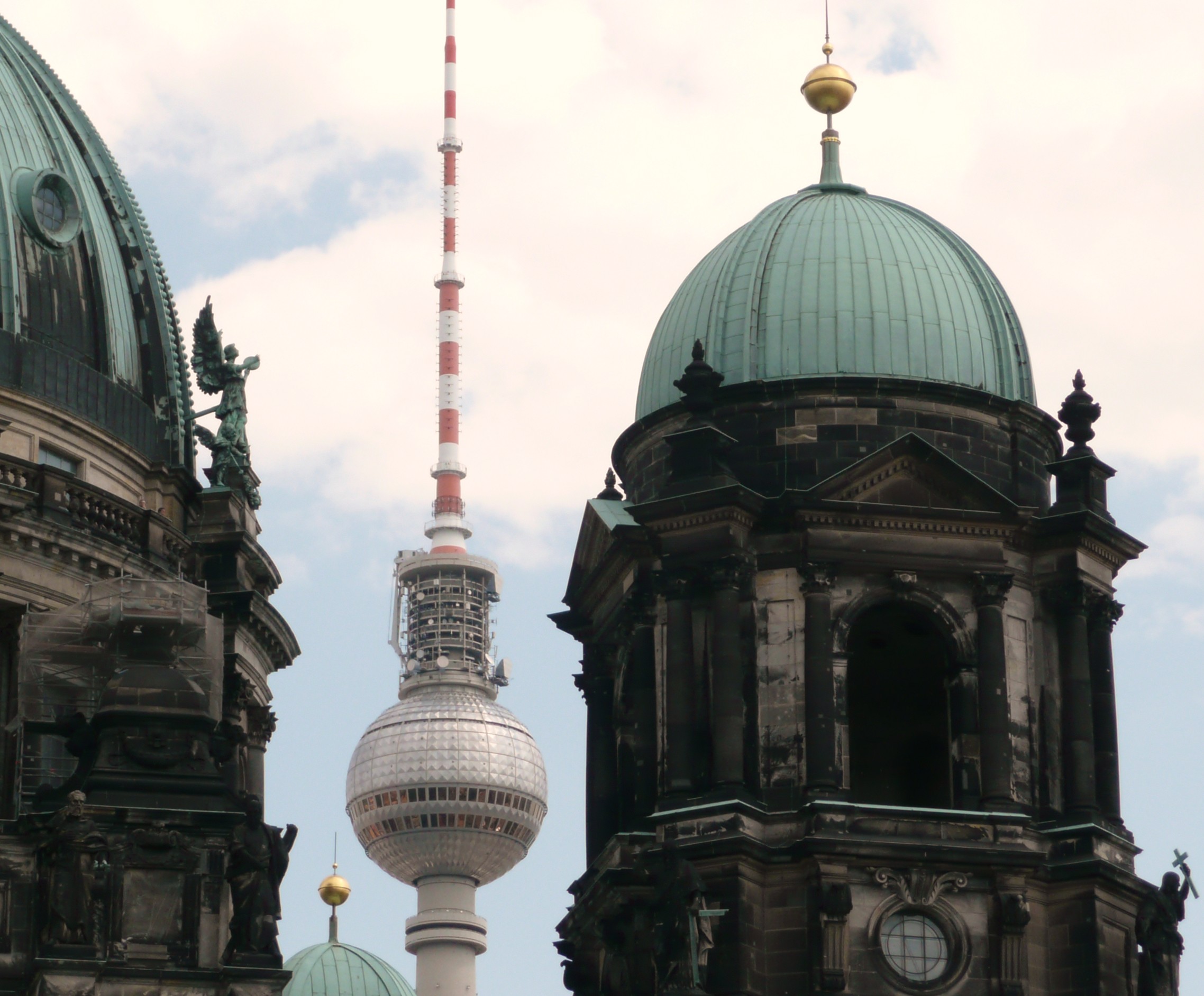 Berlin East-West 3 - photo by Mamcasz