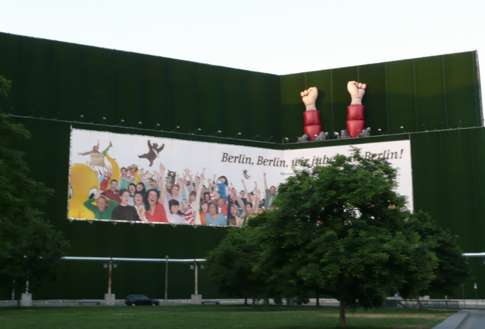 Berlin East-West - photo by Mamcasz